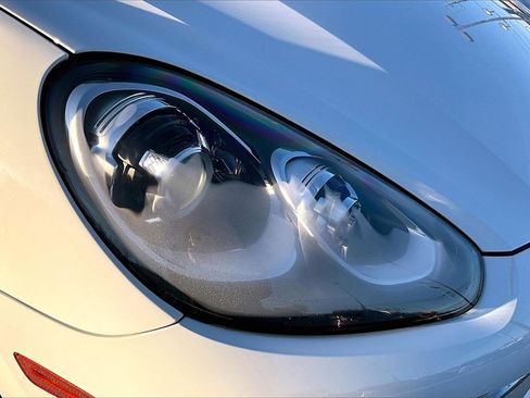 Used 2016 Porsche Cayenne image 29