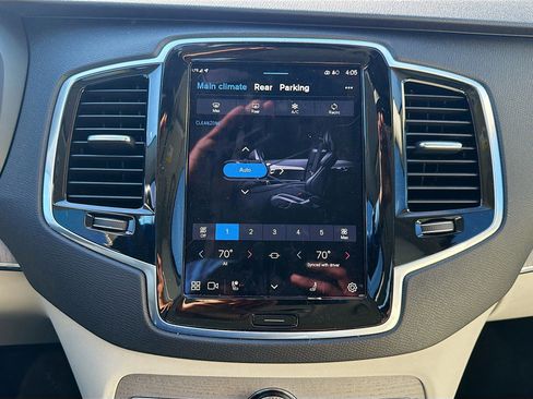 Used 2025 Volvo XC90 B5 Plus w/ Protection Package Premier image 35