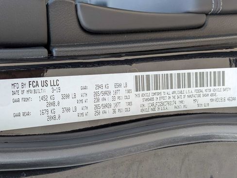 Used 2019 Jeep Grand Cherokee Overland AWD/4WD image 29