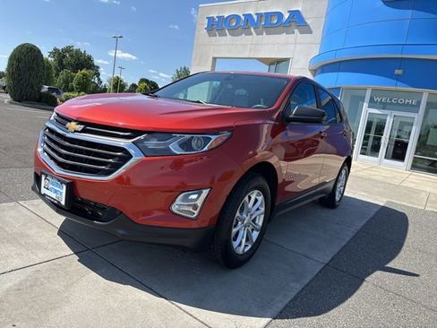 Used 2020 Chevrolet Equinox LS w/ LS Convenience Package AWD/4WD image 14