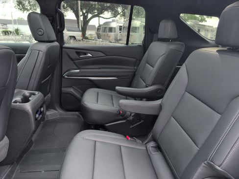 New 2026 Chevrolet Traverse LT w/ Sun and Wheel Package FWD image 29
