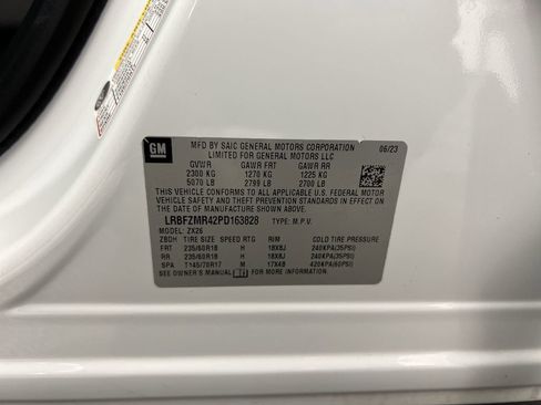 Certified 2023 Buick Envision Preferred AWD/4WD image 32