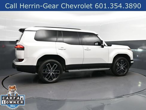 Used 2024 Lexus GX 550 w/ Accessory Package (Z1) AWD/4WD image 8