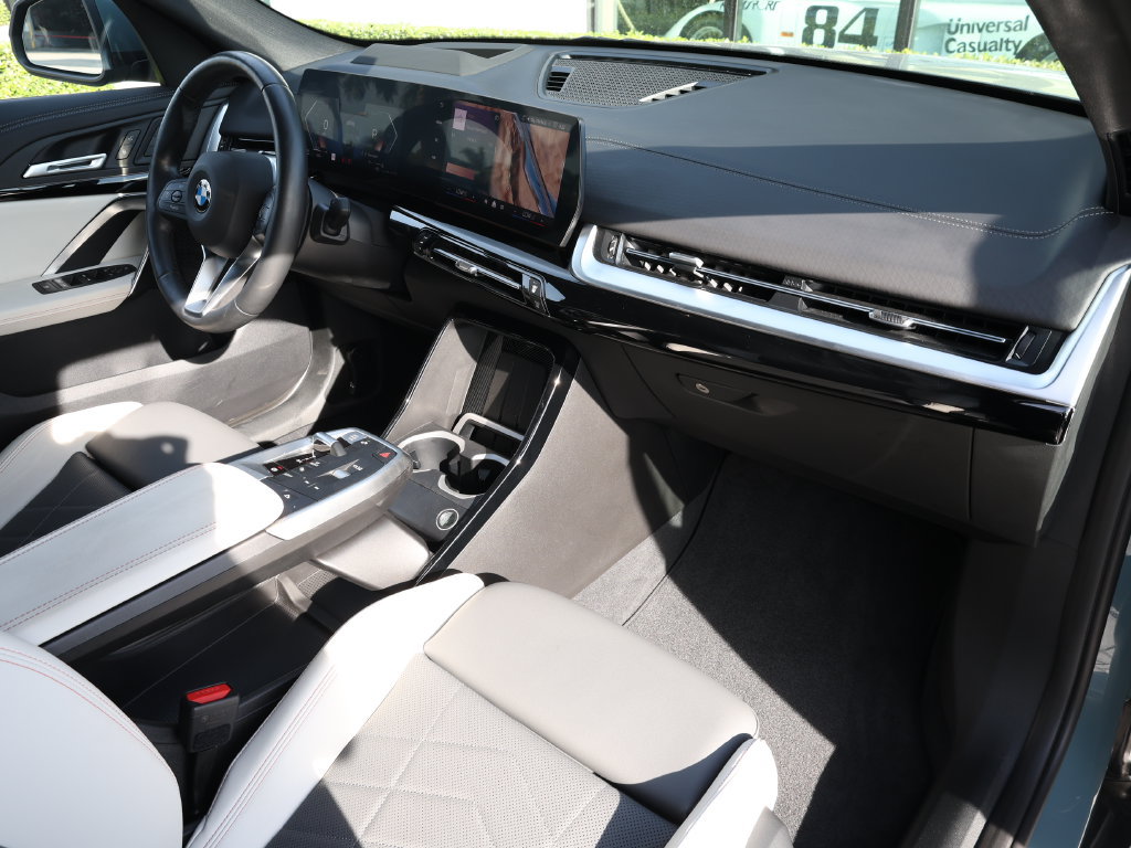 Used 2025 BMW X2 xDrive28i AWD/4WD image 21