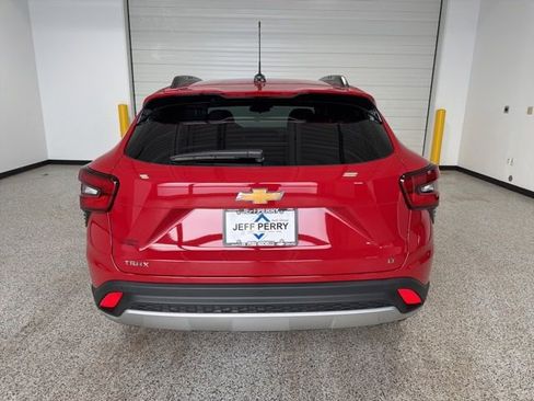 New 2026 Chevrolet Trax LT w/ Sunroof Package image 5