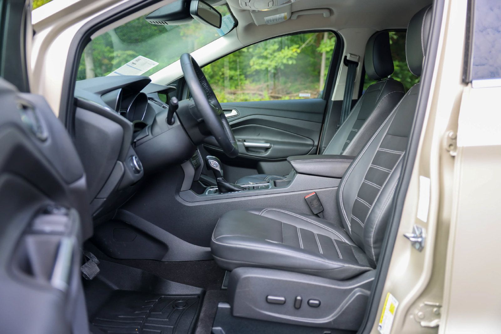 Certified 2018 Ford Escape SEL w/ Ford Safe & Smart Package AWD/4WD image 16