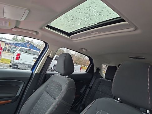 Used 2021 Ford EcoSport SE w/ SE Appearance Package image 16