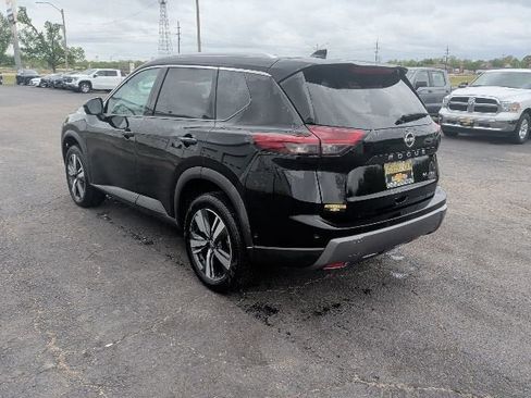 Used 2024 Nissan Rogue SL AWD/4WD image 3