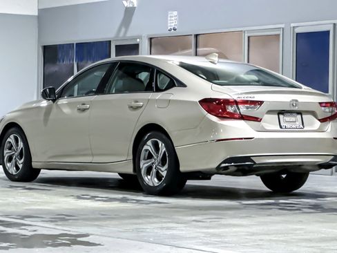 Used 2018 Honda Accord EX-L image 3