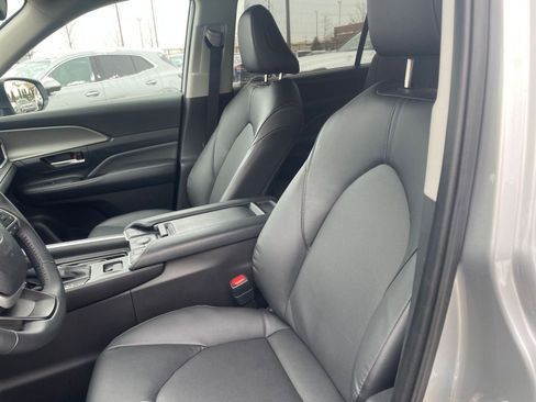 Used 2025 Toyota Grand Highlander FWD image 37