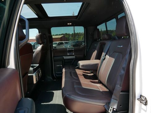 Used 2015 Ford F150 Platinum w/ Equipment Group 701A Luxury AWD/4WD image 11