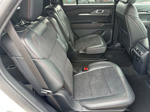 Used 2025 Ford Explorer ST AWD/4WD image 9