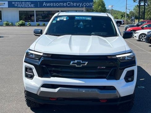Used 2023 Chevrolet Colorado Z71 w/ Advanced Trailering Package AWD/4WD image 2