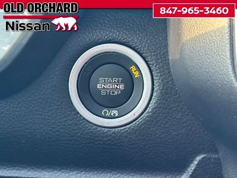 Used 2023 RAM 1500 Laramie AWD/4WD image 16