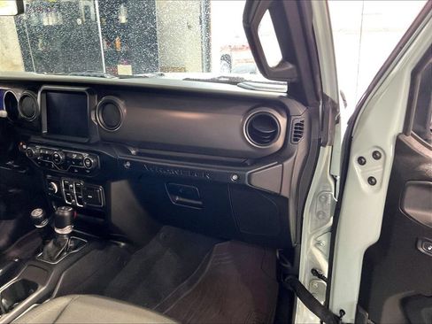 Used 2023 Jeep Wrangler Unlimited w/ Sun & Screen Package AWD/4WD image 13