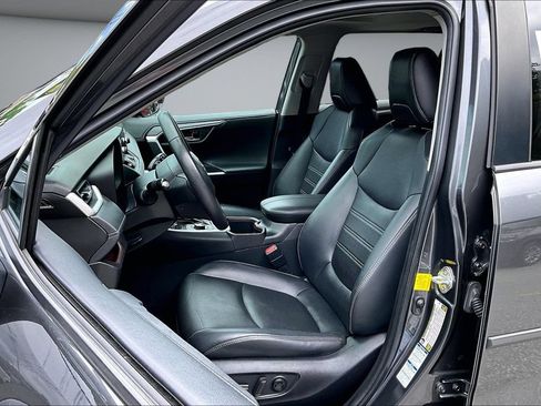 Used 2022 Toyota RAV4 Limited AWD/4WD image 21