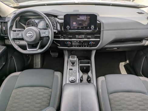 Certified 2025 Nissan Pathfinder SV AWD/4WD image 15
