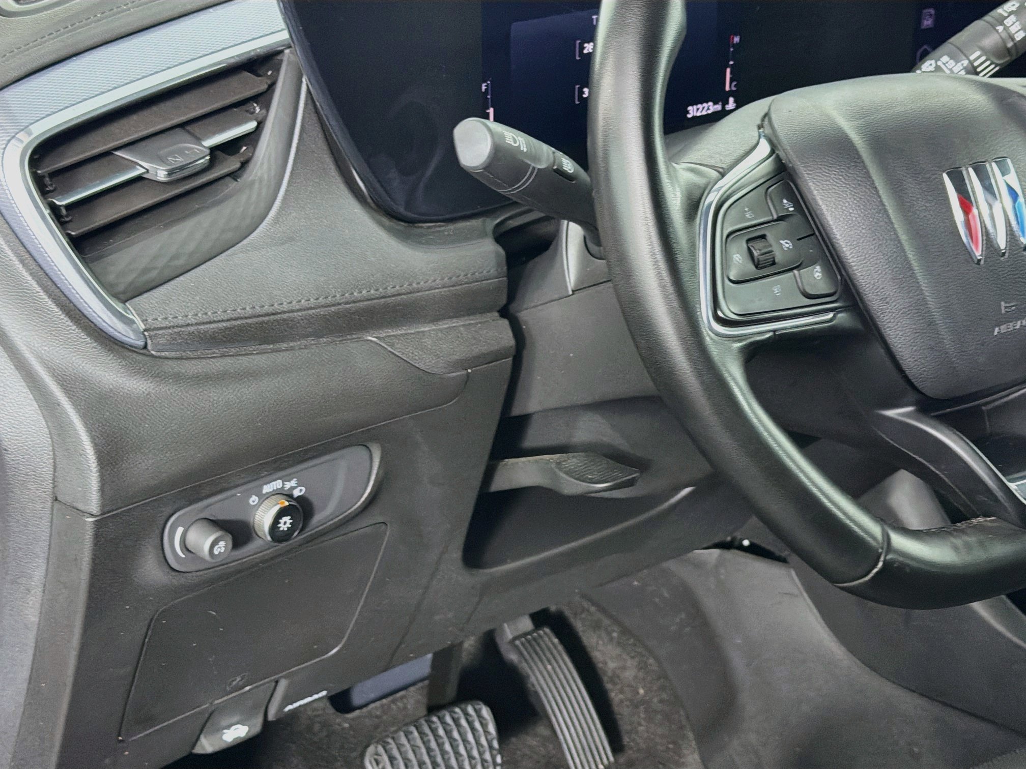 Used 2024 Buick Encore GX Sport Touring w/ Experience Buick Package FWD image 17
