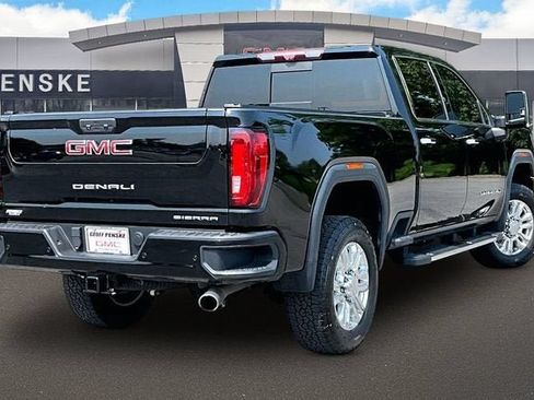 Used 2021 GMC Sierra 2500 Denali w/ Denali Ultimate Package AWD/4WD image 2