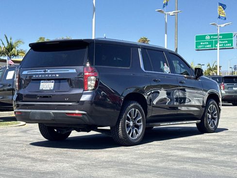 Used 2022 Chevrolet Suburban LT w/ LT Signature Package RWD image 5