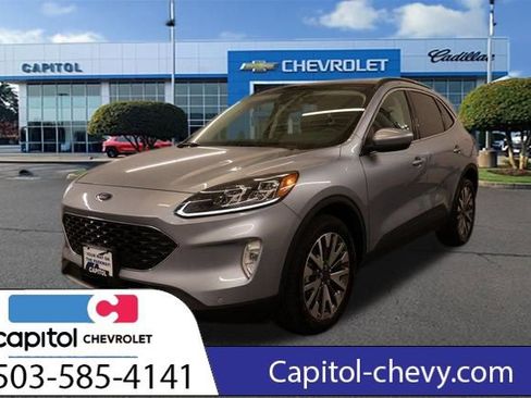 Used 2022 Ford Escape Titanium w/ Class II Trailer Tow Package AWD/4WD image 7