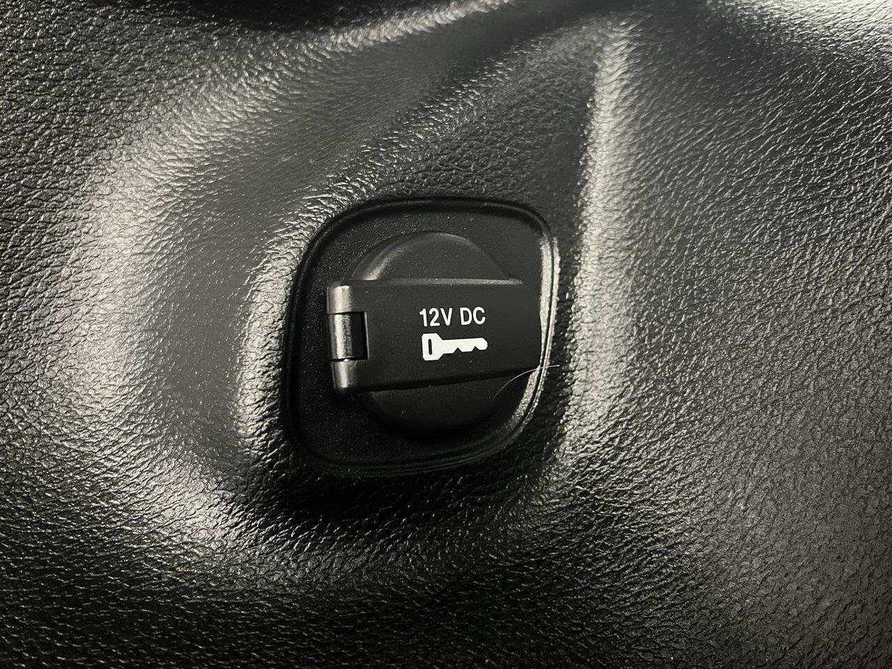 Used 2019 Jeep Cherokee Trailhawk AWD/4WD image 30
