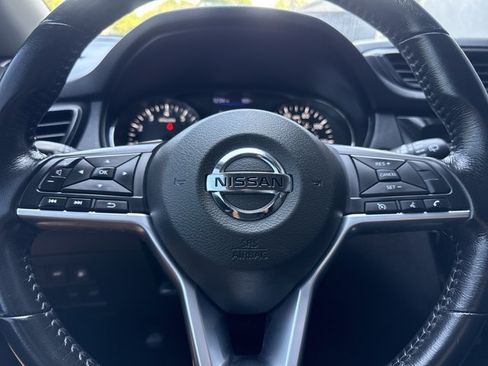 Used 2018 Nissan Rogue SV FWD image 20