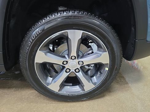 New 2026 Jeep Grand Cherokee Limited AWD/4WD image 34