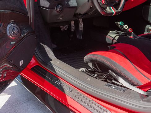 Used 2019 Ferrari 488 Pista Coupe RWD image 59