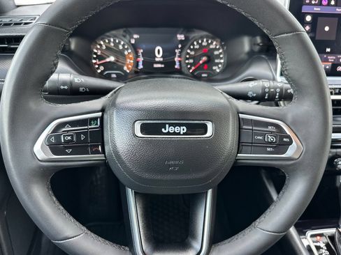 Used 2023 Jeep Compass Latitude w/ Convenience Group AWD/4WD image 25