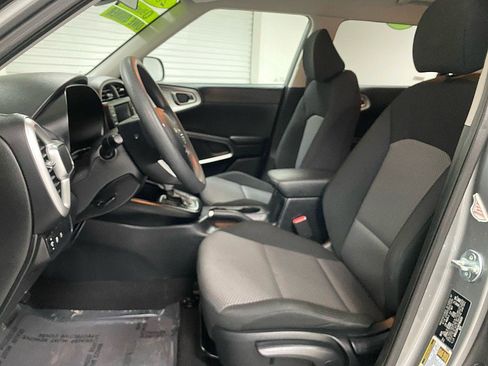 Used 2024 Kia Soul LX w/ Option Group 015 image 9