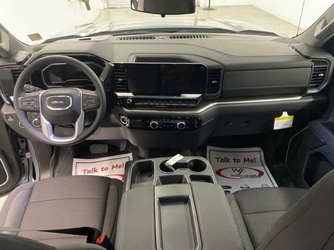 New 2025 GMC Sierra 1500 Elevation image 19