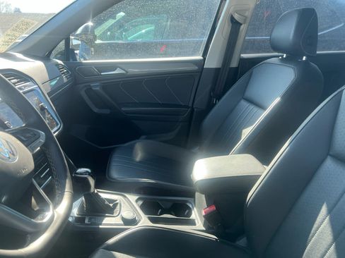 Used 2022 Volkswagen Tiguan SE AWD/4WD image 6