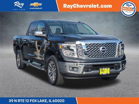 Used 2017 Nissan Titan SL image 1