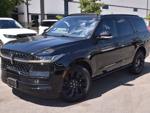 New 2025 Lincoln Navigator Reserve w/ Jet Appearance Package image 12