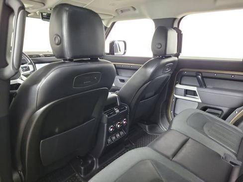 Used 2020 Land Rover Defender 110 SE AWD/4WD image 11