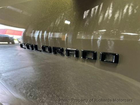 Used 2024 Chevrolet Colorado ZR2 w/ ZR2 Convenience Package III AWD/4WD image 9