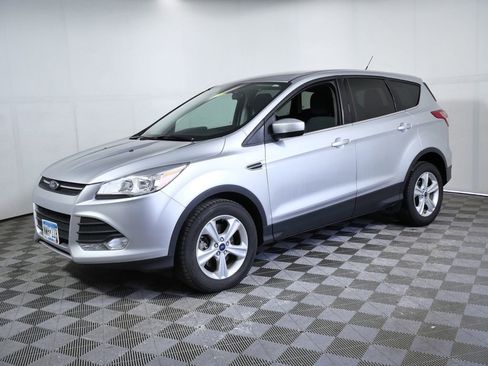 Used 2016 Ford Escape SE w/ SE Cold Weather Package image 5