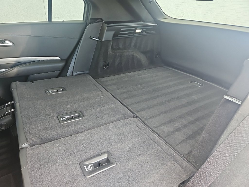 Used 2025 Cadillac XT4 Premium Luxury AWD/4WD image 26