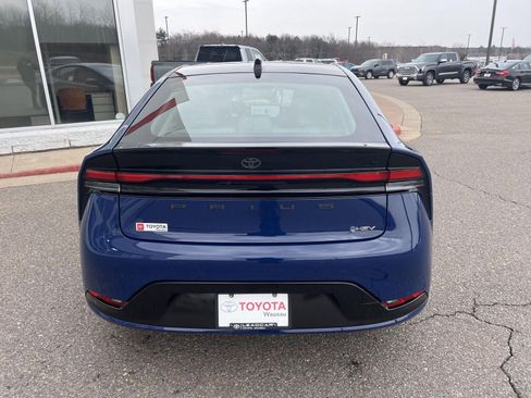 Used 2025 Toyota Prius XLE image 13