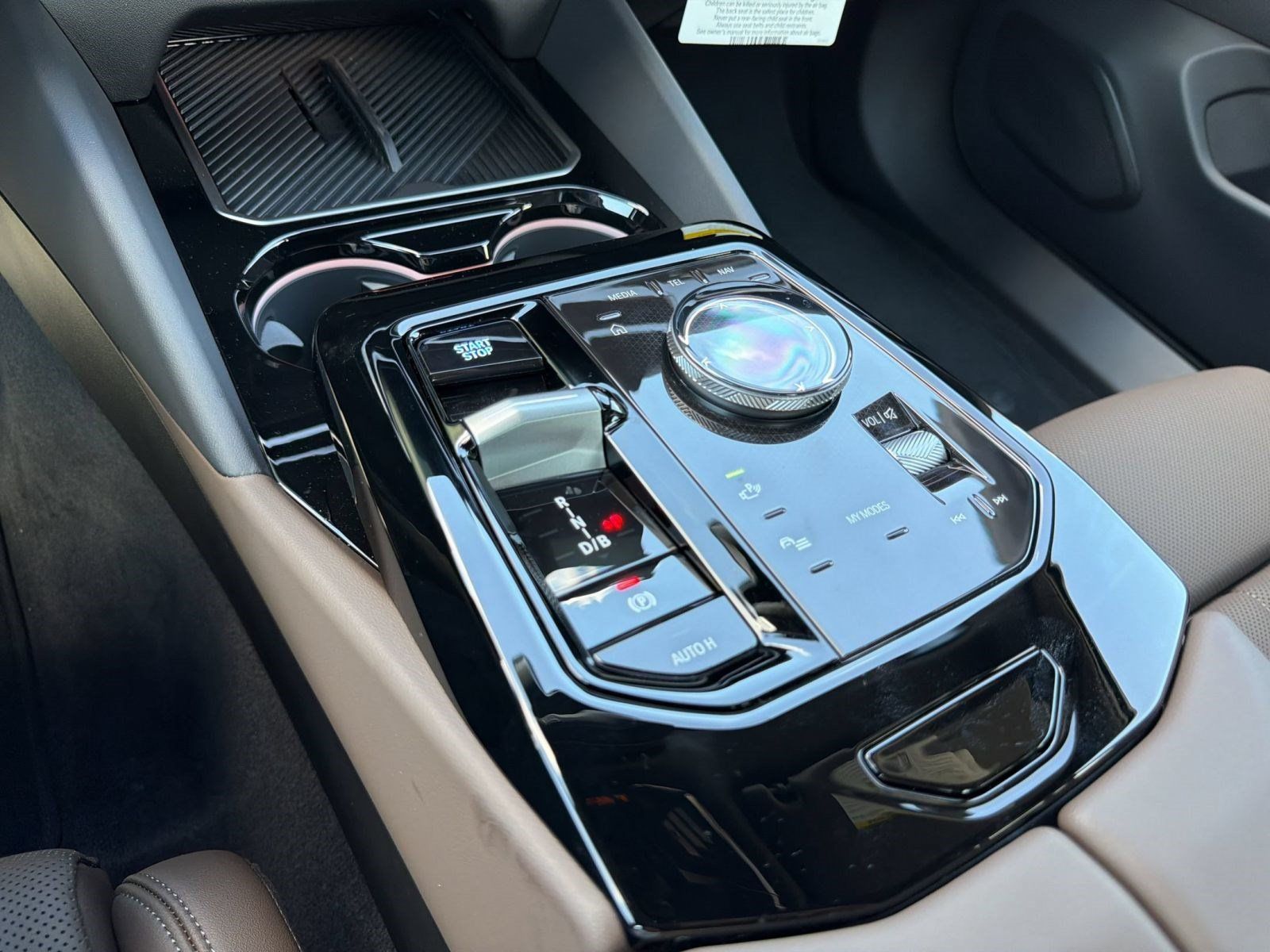 New 2027 BMW i5 eDrive40 w/ Premium Package RWD image 15