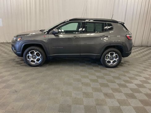 Used 2022 Jeep Compass Trailhawk w/ Trailhawk Convenience Group AWD/4WD image 14