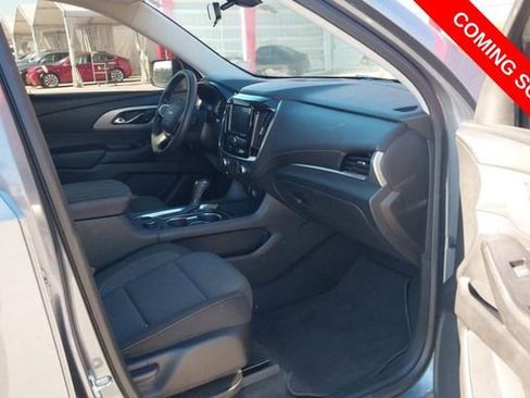 Used 2020 Chevrolet Traverse LS image 5