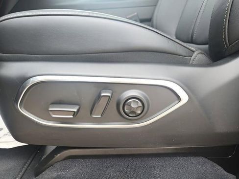 New 2026 Jeep Grand Wagoneer Limited AWD/4WD image 12