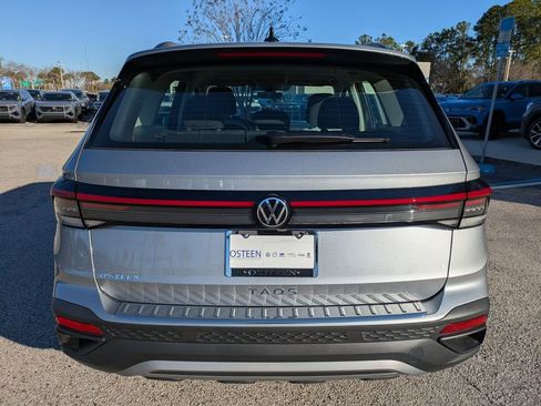 New 2026 Volkswagen Taos S image 5