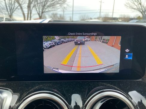 Used 2023 Mercedes-Benz GLB 250 4MATIC image 19