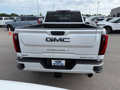 Used 2024 GMC Sierra 2500 Denali Ultimate AWD/4WD image 36