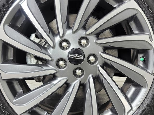 Used 2025 Lincoln Corsair Reserve AWD/4WD image 10