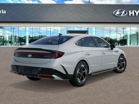 New 2026 Hyundai Sonata SEL FWD image 4