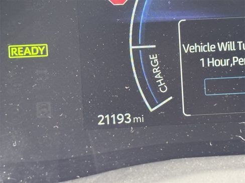 Used 2025 Toyota Camry SE image 13